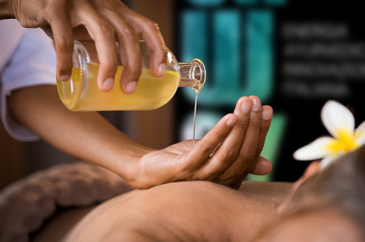 Massaggio ayurvedico rasayana in ambiente benessere